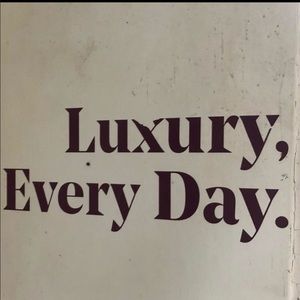 Meet your Posher, Monique